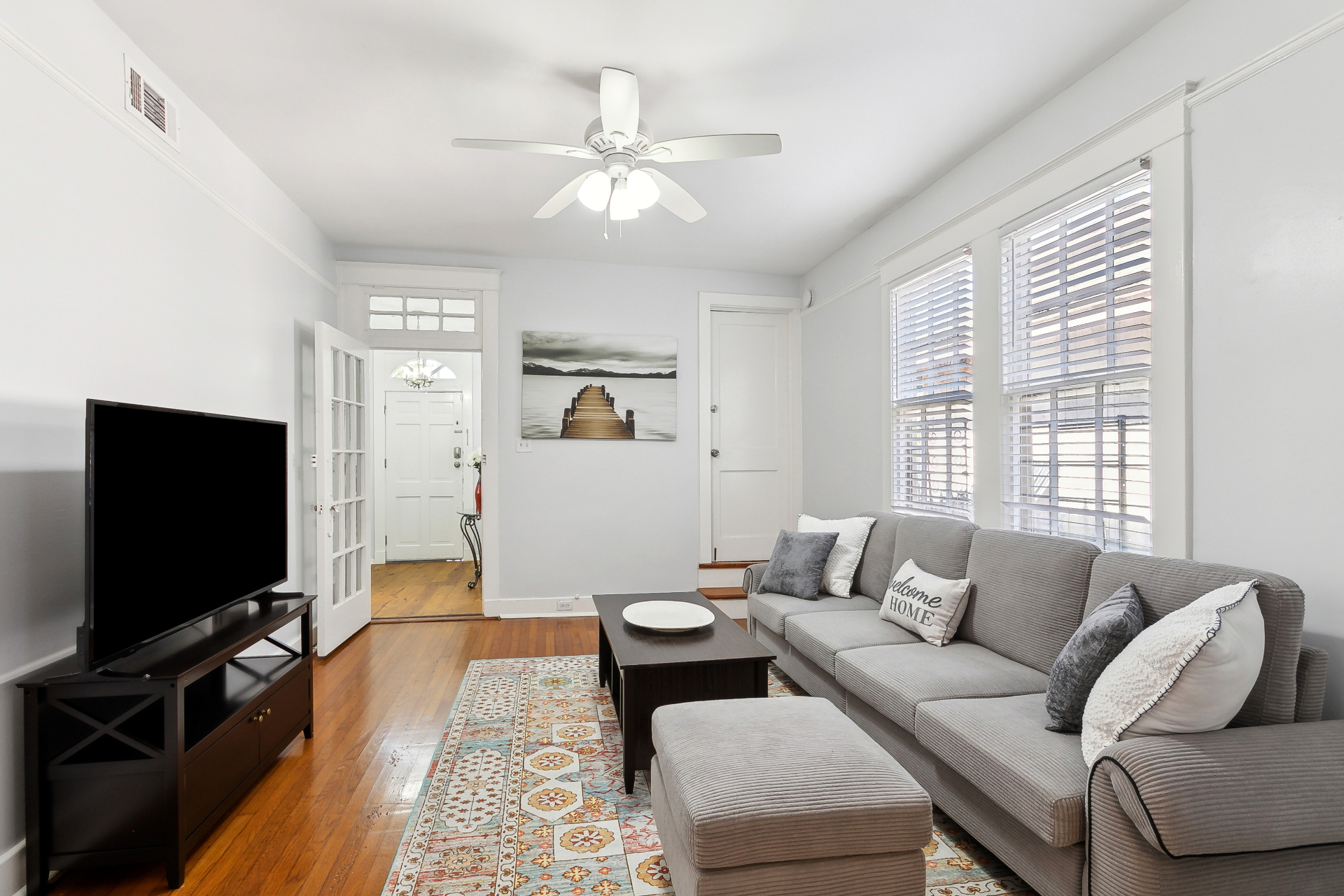 2209 Broadway
