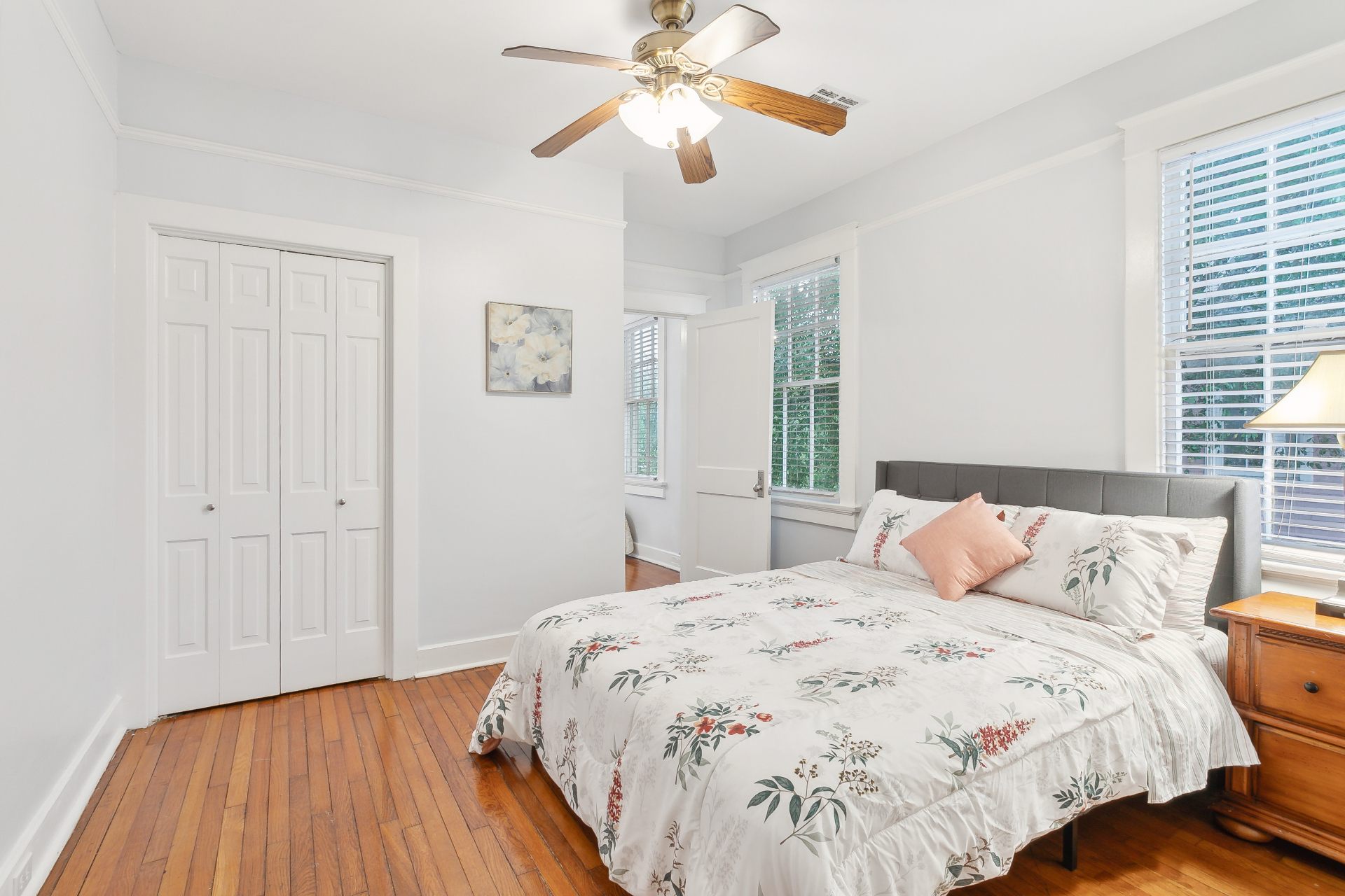 2211 Broadway 4